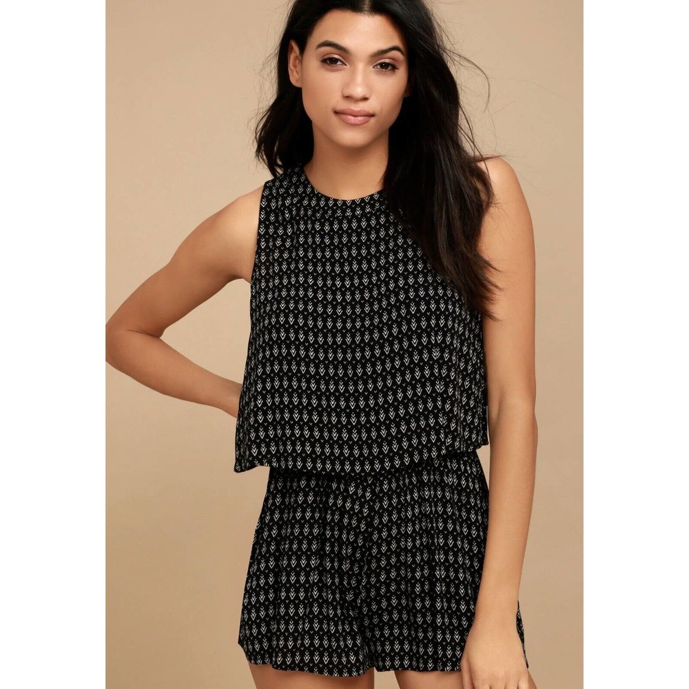 Lulu’s Creative Approach Black Print Romper Size Small